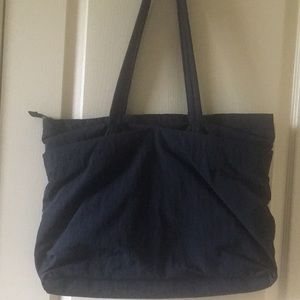 Lululemon spacious Gym Bag